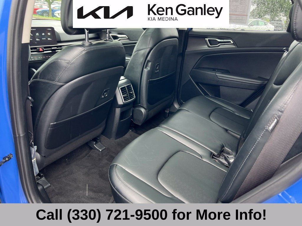 Certified 2026 Kia Sportage EX w/ EX Panorama Roof Package FWD image 47
