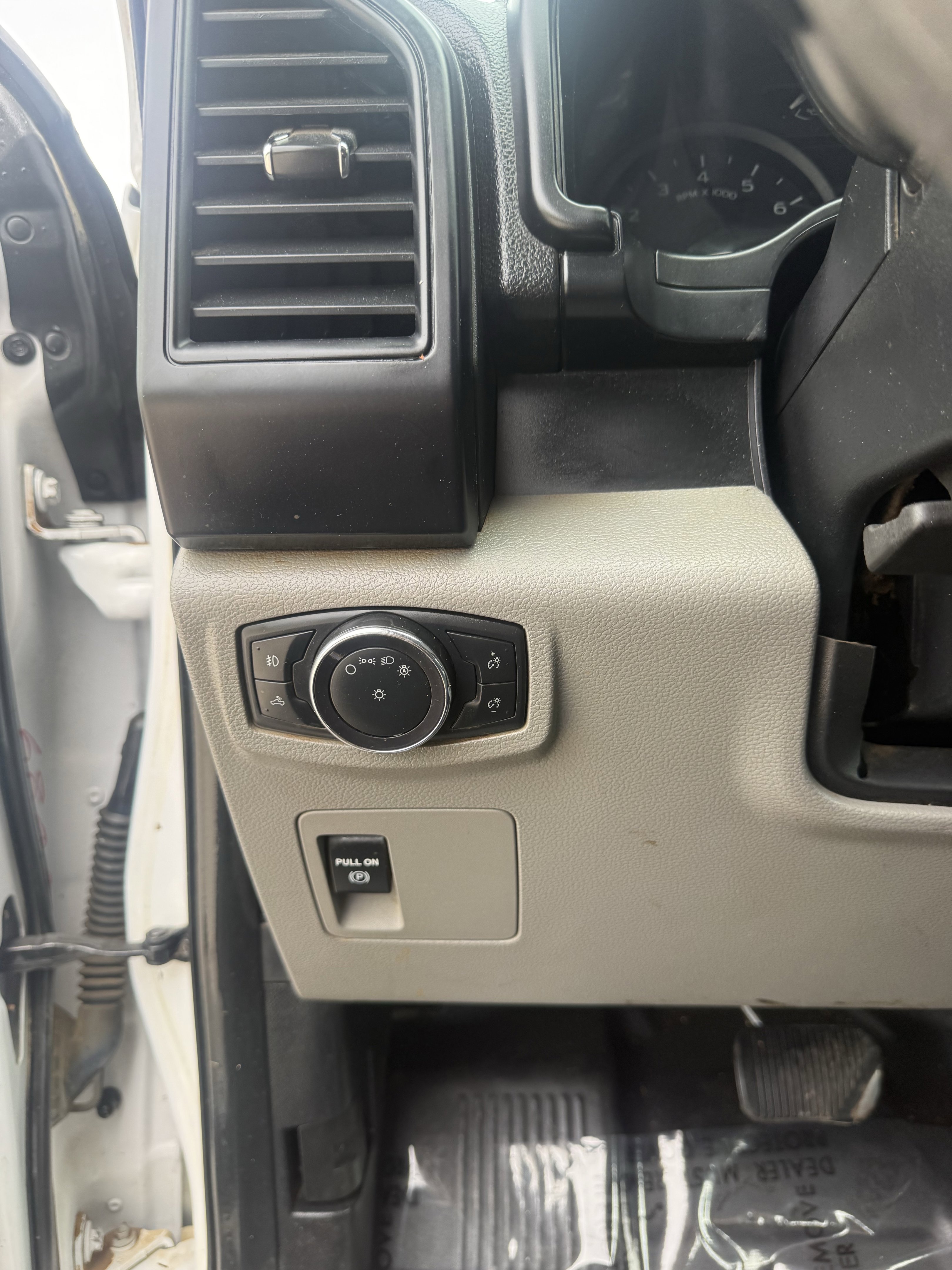 Used 2020 Ford F150 XL w/ Equipment Group 101A Mid RWD image 13