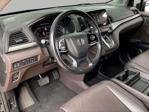Used 2018 Honda Odyssey Touring image 17