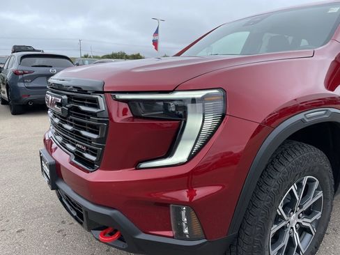 Used 2025 GMC Acadia AT4 w/ Luxury Package image 30