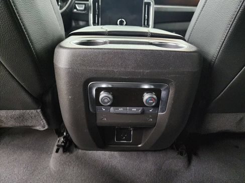 Used 2025 GMC Yukon Denali AWD/4WD image 26