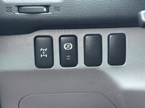 Used 2005 Toyota 4Runner SR5 image 29