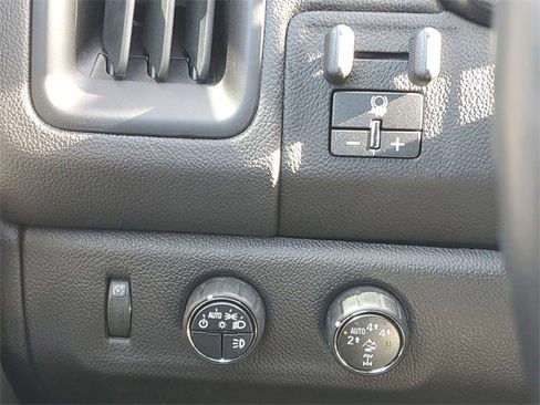 Certified 2022 Chevrolet Colorado ZR2 w/ ZR2 Dusk Special Edition image 18