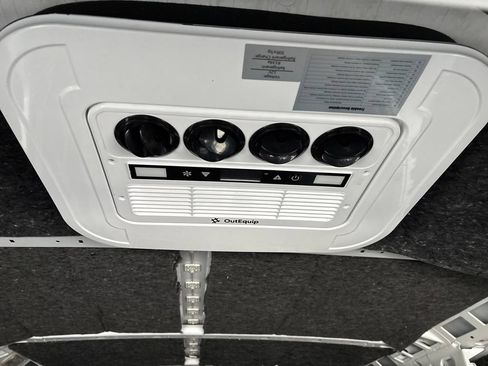 Used 2025 RAM ProMaster 2500 FWD image 30