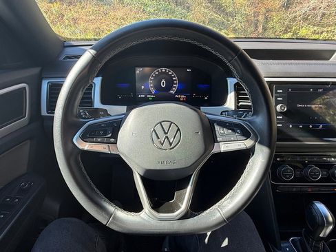 Used 2022 Volkswagen Atlas Cross Sport SE w/ Panoramic Sunroof Package image 21