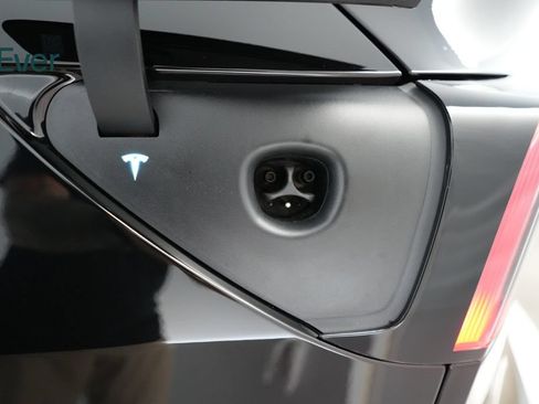 Used 2026 Tesla Model Y 2WD image 10