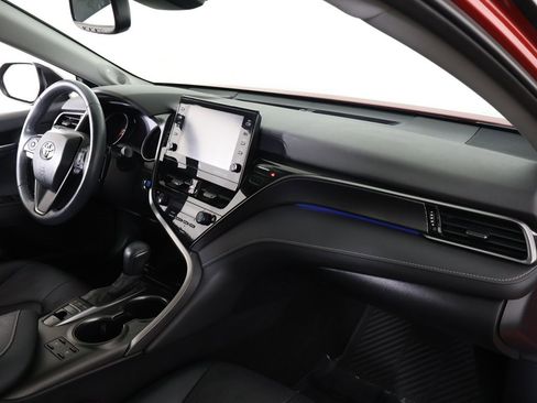 Used 2024 Toyota Camry XSE w/ Navigation Package image 31