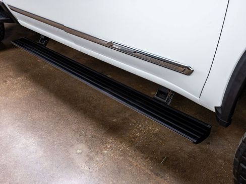 Used 2024 Chevrolet Silverado 3500 High Country w/ High Country Premium Package image 13