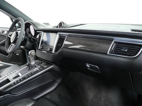 Certified 2017 Porsche Macan GTS image 26