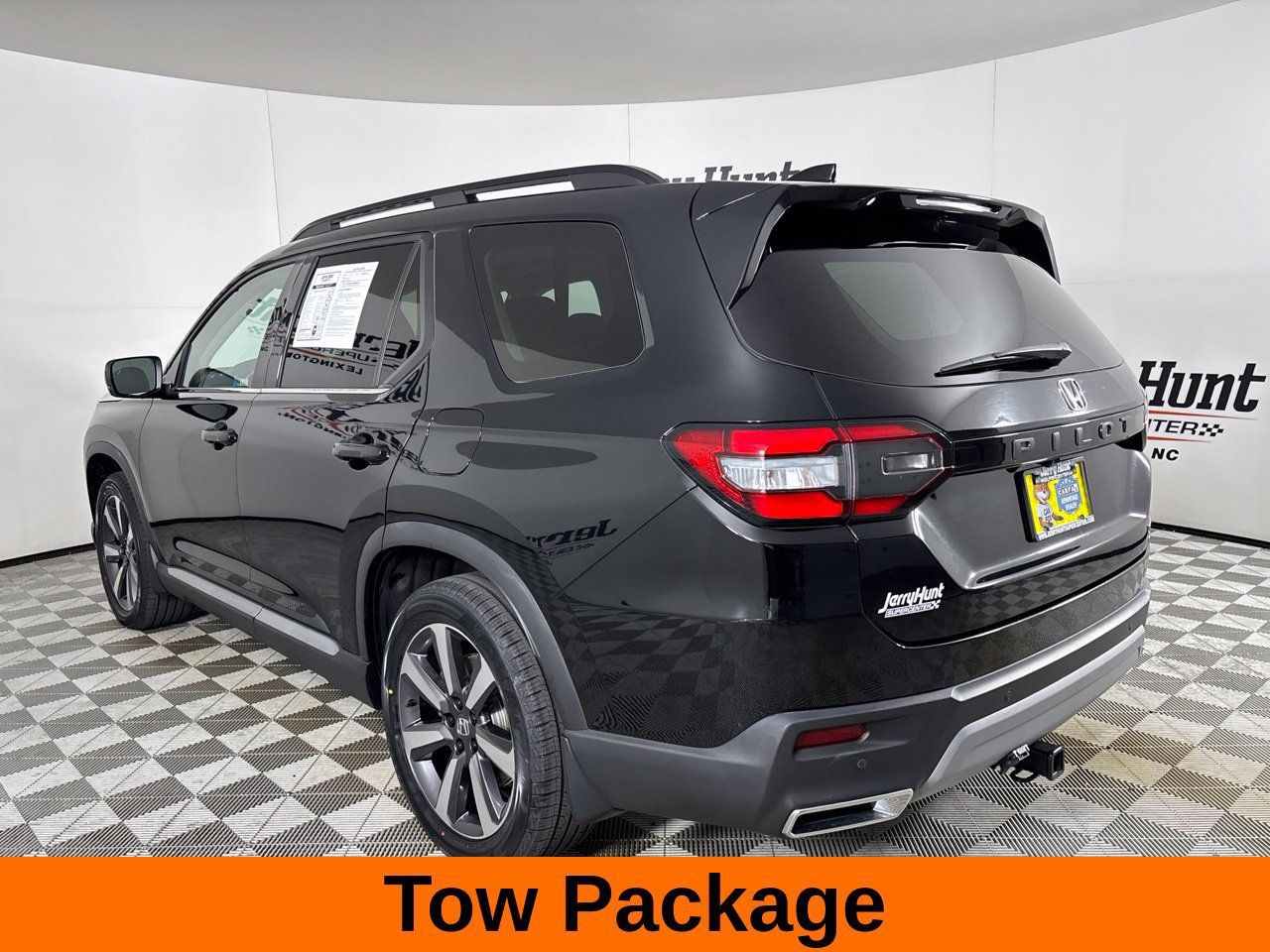 Used 2024 Honda Pilot Touring image 8
