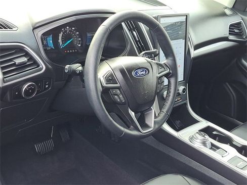 Certified 2024 Ford Edge SEL w/ Convenience Package image 11