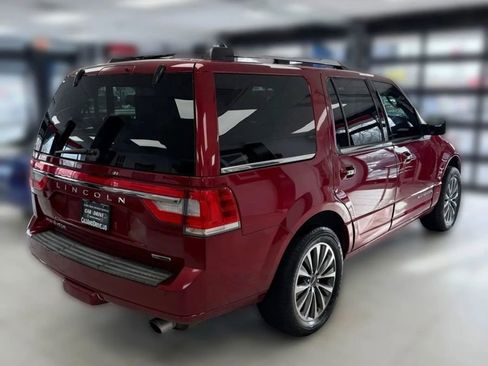 Used 2016 Lincoln Navigator Select image 5