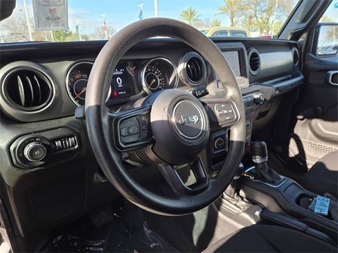 Used 2022 Jeep Wrangler Unlimited Sport image 13