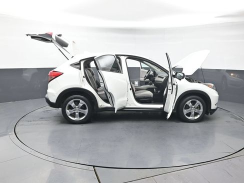 Used 2017 Honda HR-V EX image 45