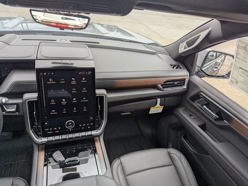 New 2026 GMC Yukon XL Denali w/ Denali Reserve Package image 22