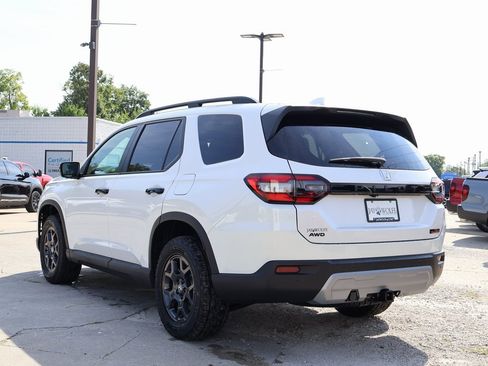 New 2025 Honda Pilot TrailSport image 5