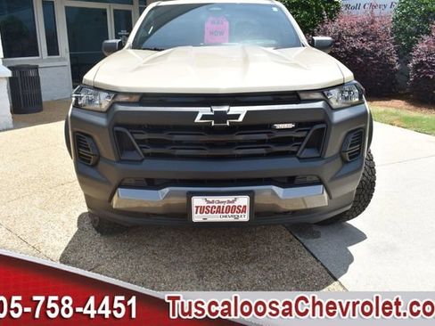 Used 2024 Chevrolet Colorado Trail Boss w/ Advanced Trailering Package AWD/4WD image 4