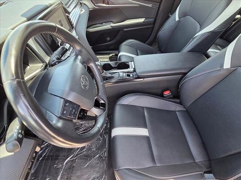 Used 2025 Toyota Camry SE FWD image 14