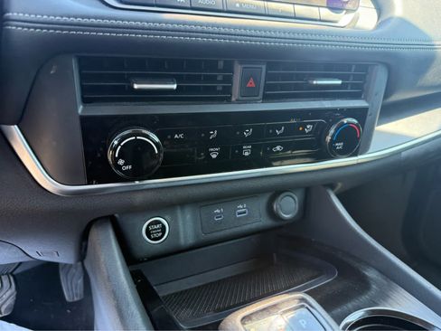 Used 2023 Nissan Rogue S AWD/4WD image 12