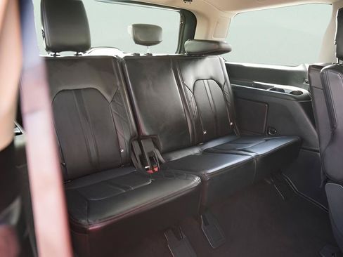 Used 2020 Ford Expedition Platinum RWD image 16