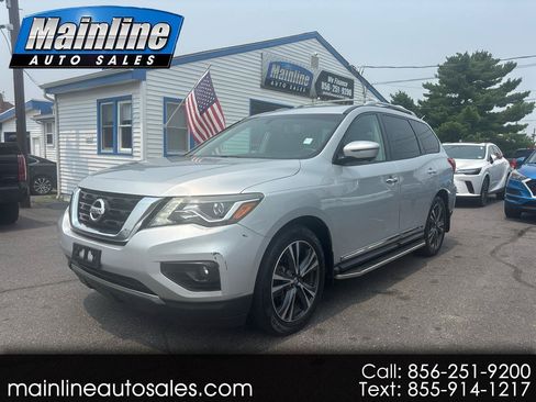 Used 2017 Nissan Pathfinder Platinum w/ Family Entertainment Package AWD/4WD image 1