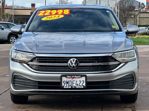 Used 2024 Volkswagen Jetta SE image 10