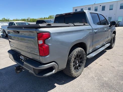 Used 2019 Chevrolet Silverado 1500 High Country w/ Technology Package AWD/4WD image 3