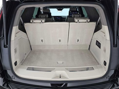 Used 2023 Cadillac Escalade Sport Platinum AWD/4WD image 16