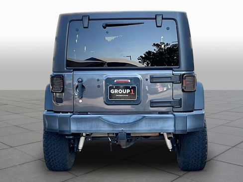 Used 2016 Jeep Wrangler Unlimited Rubicon w/ Connectivity Group AWD/4WD image 5
