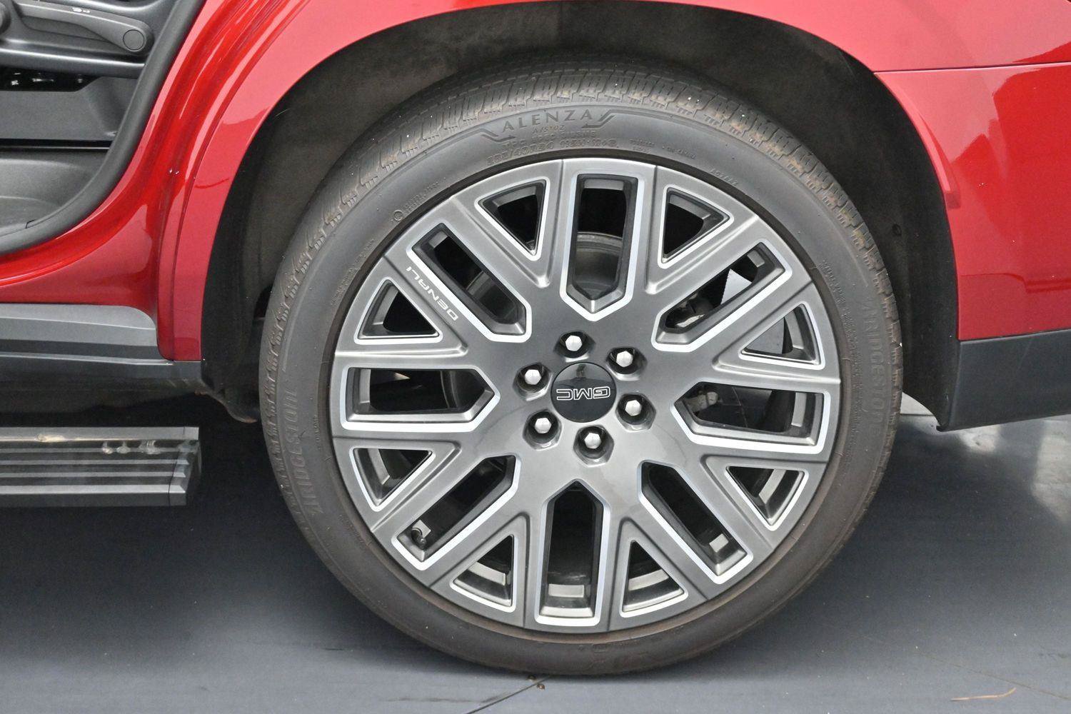Used 2025 GMC Yukon Denali Ultimate AWD/4WD image 45