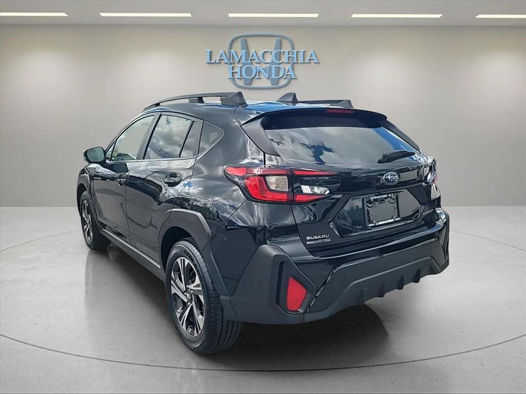 Used 2024 Subaru Crosstrek 2.0i Premium AWD/4WD image 3