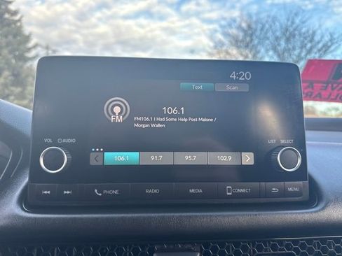 Certified 2024 Honda HR-V LX image 32