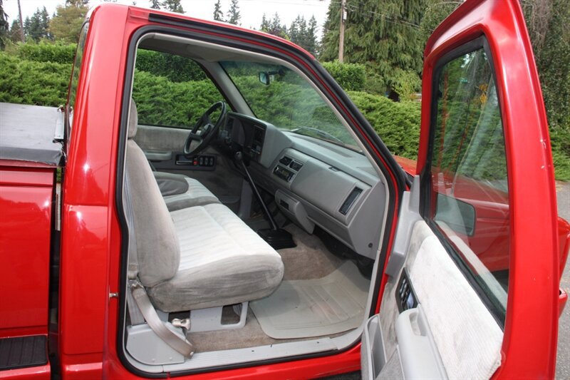 Used 1993 Chevrolet Silverado 1500 2WD Regular Cab image 13
