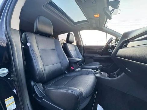 Used 2016 Mitsubishi Outlander GT AWD/4WD image 13