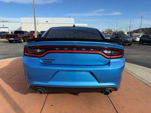 Used 2018 Dodge Charger R/T image 6