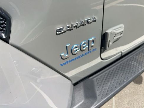 Used 2023 Jeep Wrangler Unlimited Sahara w/ Cold Weather Group image 14