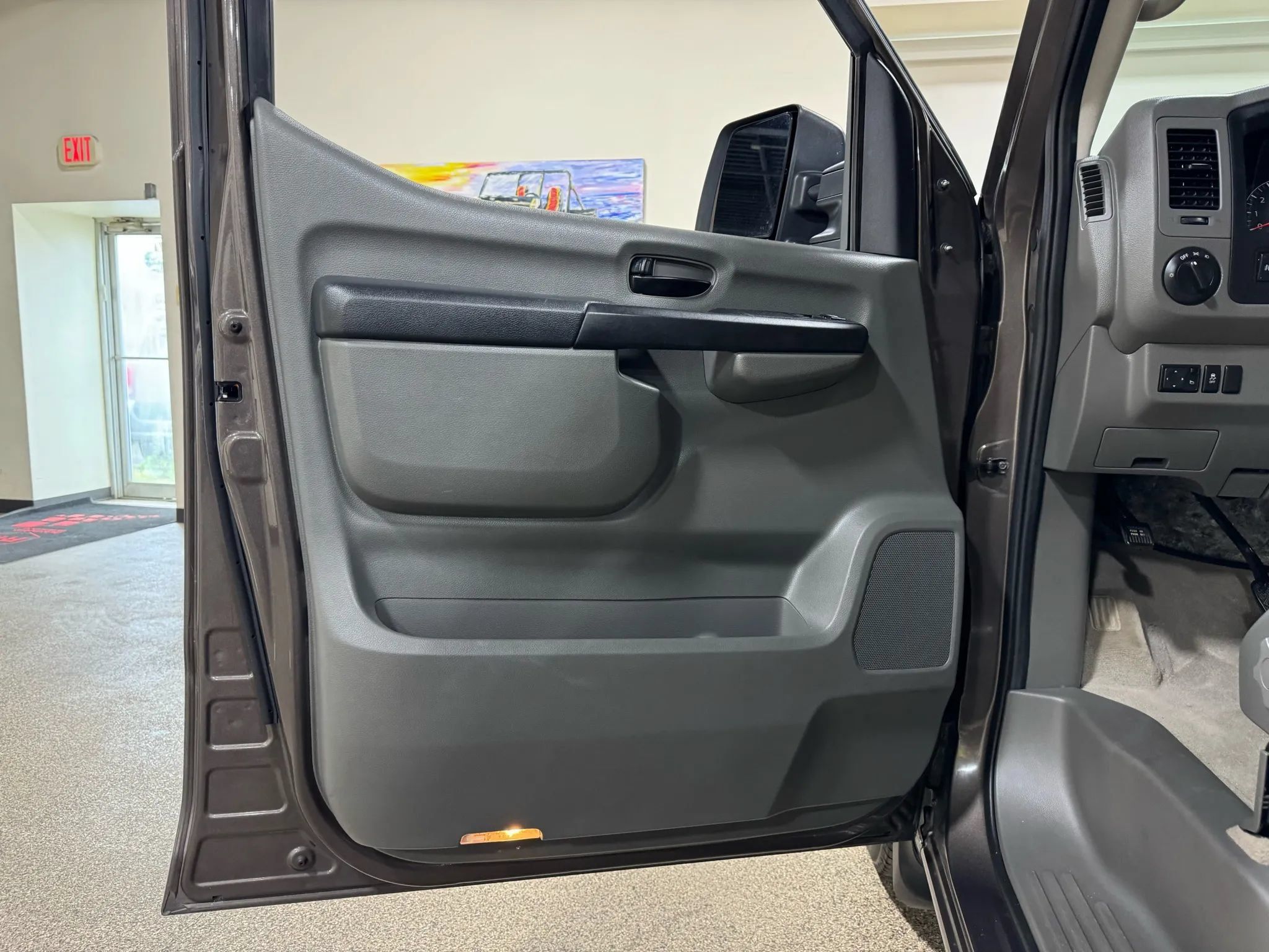 Used 2018 Nissan NV 3500 SL RWD image 22