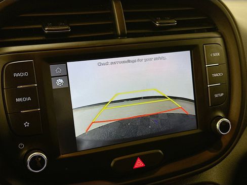 Used 2025 Kia Soul LX w/ LX Technology Package image 22