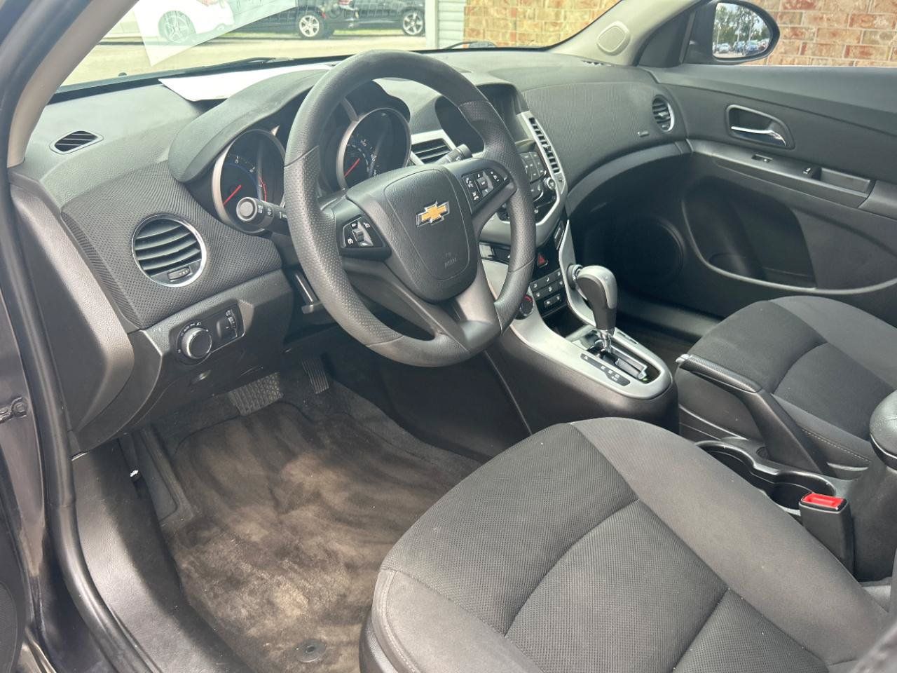 Used 2016 Chevrolet Cruze LT FWD image 17