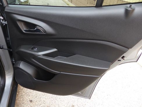 Used 2025 Chevrolet Trax ACTIV w/ Sunroof Package FWD image 33