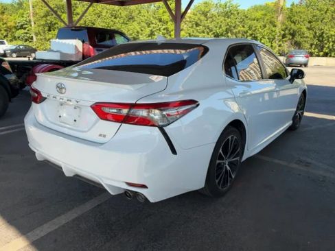 Used 2019 Toyota Camry SE w/ Audio Package image 2