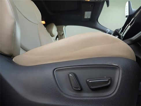 Used 2022 Toyota Sienna XLE image 16