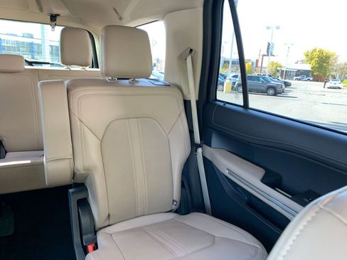 Used 2024 Ford Expedition Limited image 37