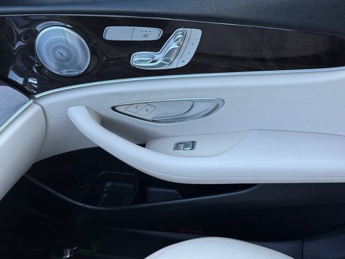 Used 2018 Mercedes-Benz E 300 image 25