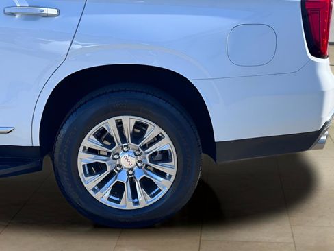 Used 2024 GMC Yukon Denali image 43