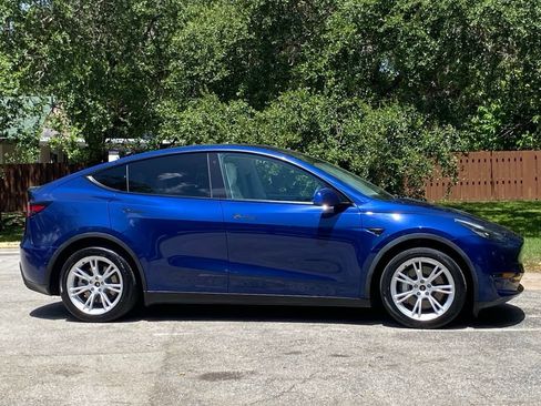 Used 2021 Tesla Model Y Long Range AWD/4WD image 10