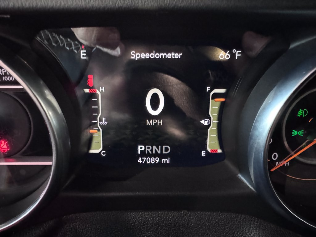 Used 2020 Jeep Wrangler Unlimited Sahara AWD/4WD image 16