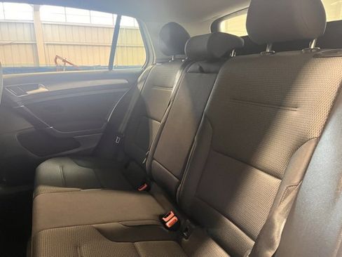 Used 2019 Volkswagen e-Golf SE w/ Driver Assistance Package image 17