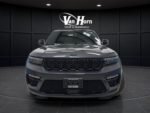 Used 2025 Jeep Grand Cherokee Summit w/ Obsidian Package AWD/4WD image 2