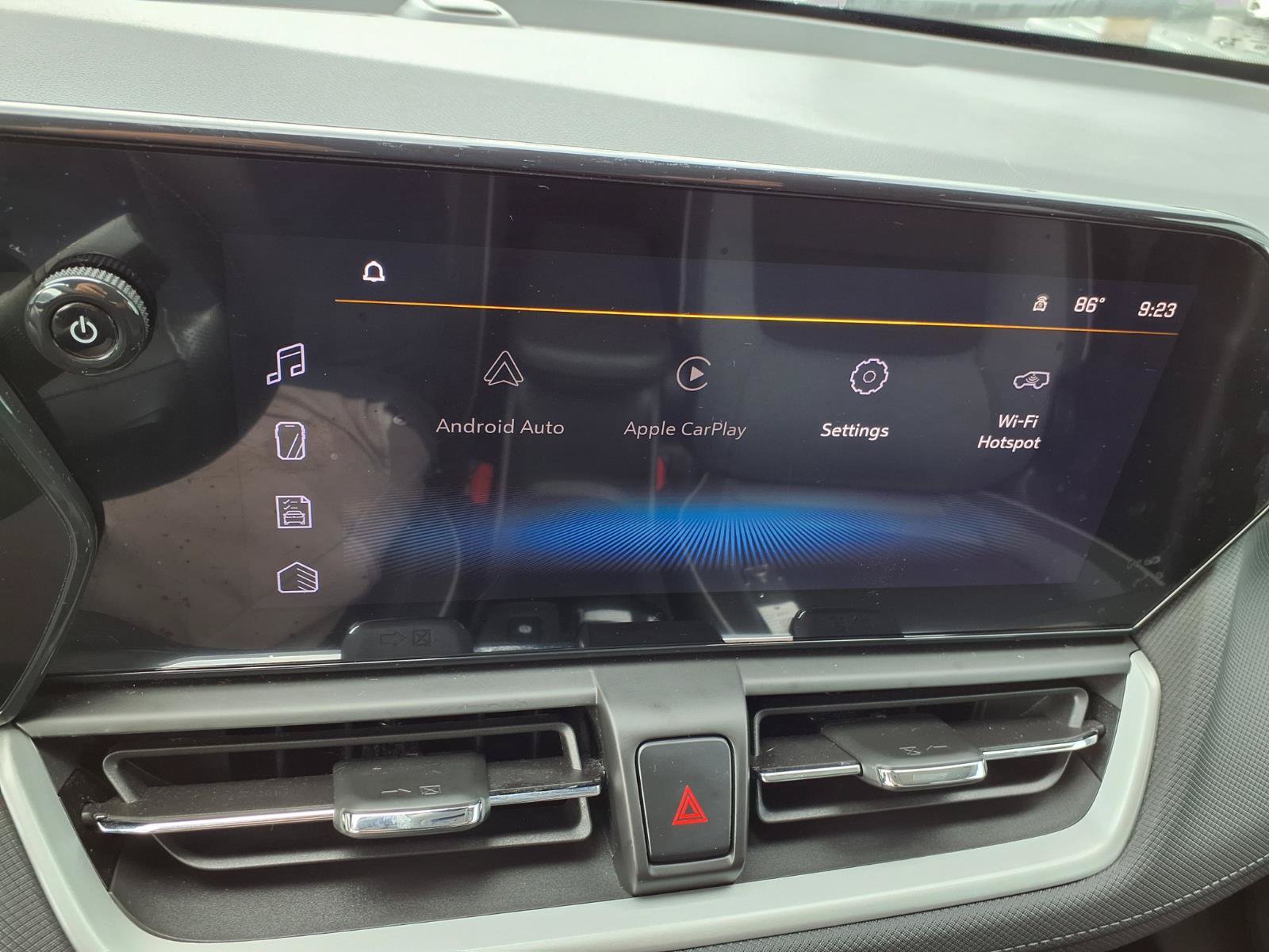 Used 2024 Chevrolet TrailBlazer LS w/ LS Convenience Package FWD image 4
